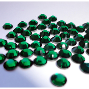 Стразы Emerald ss5 (1.7-1.9 мм) 100 шт