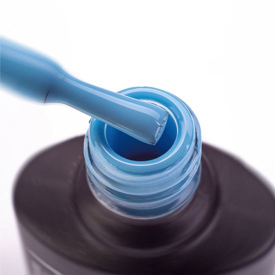 Гель-лак Komilfo Deluxe Series D132 (яскравий блакитний, емаль), 8 мл2